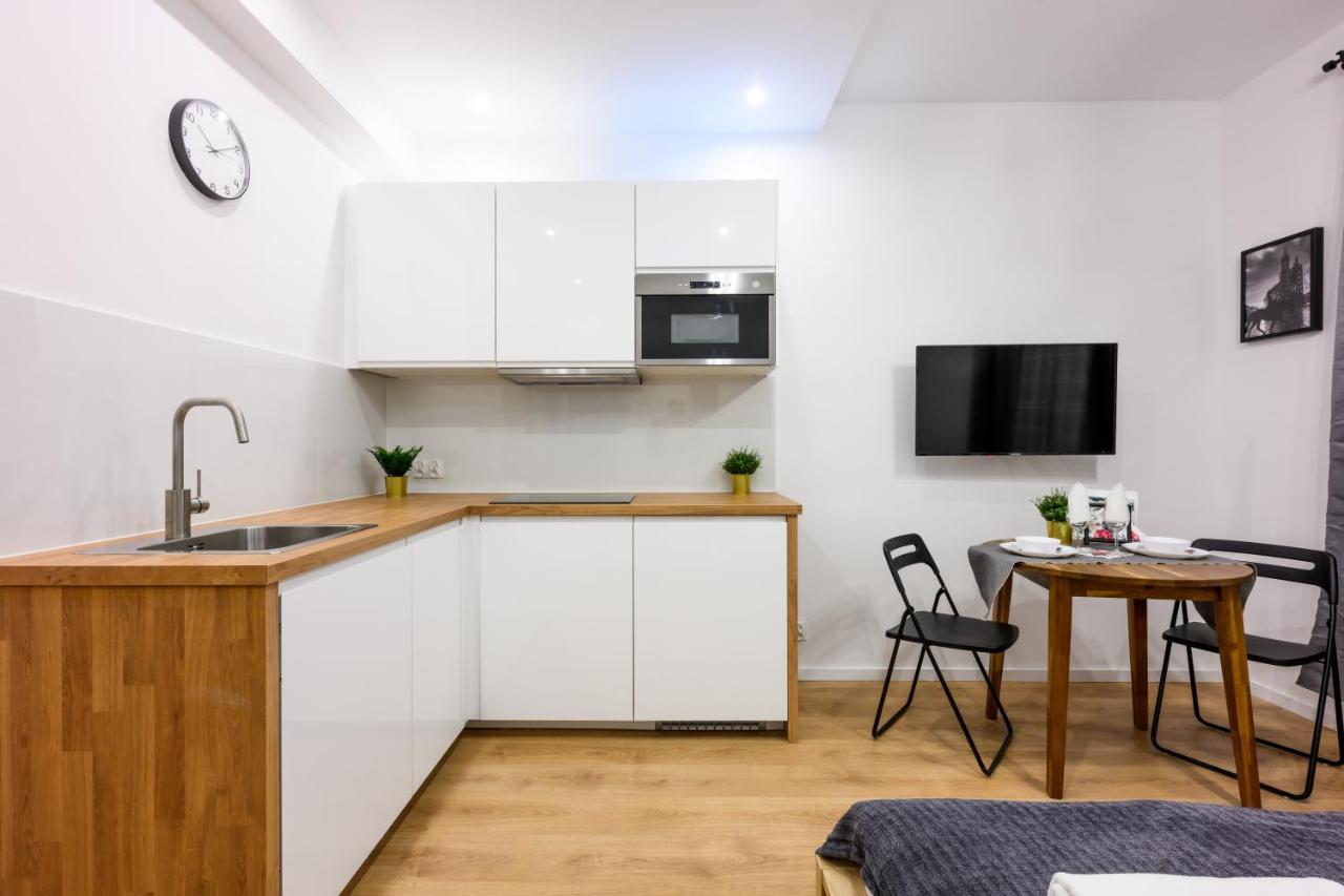 Cracow Rent Apartments - Spacious Apartments For 2-7 People In Quiet Area - Kolberga Street Nr 3 - 10 Min To Main Square By Foot Красков Екстериор снимка