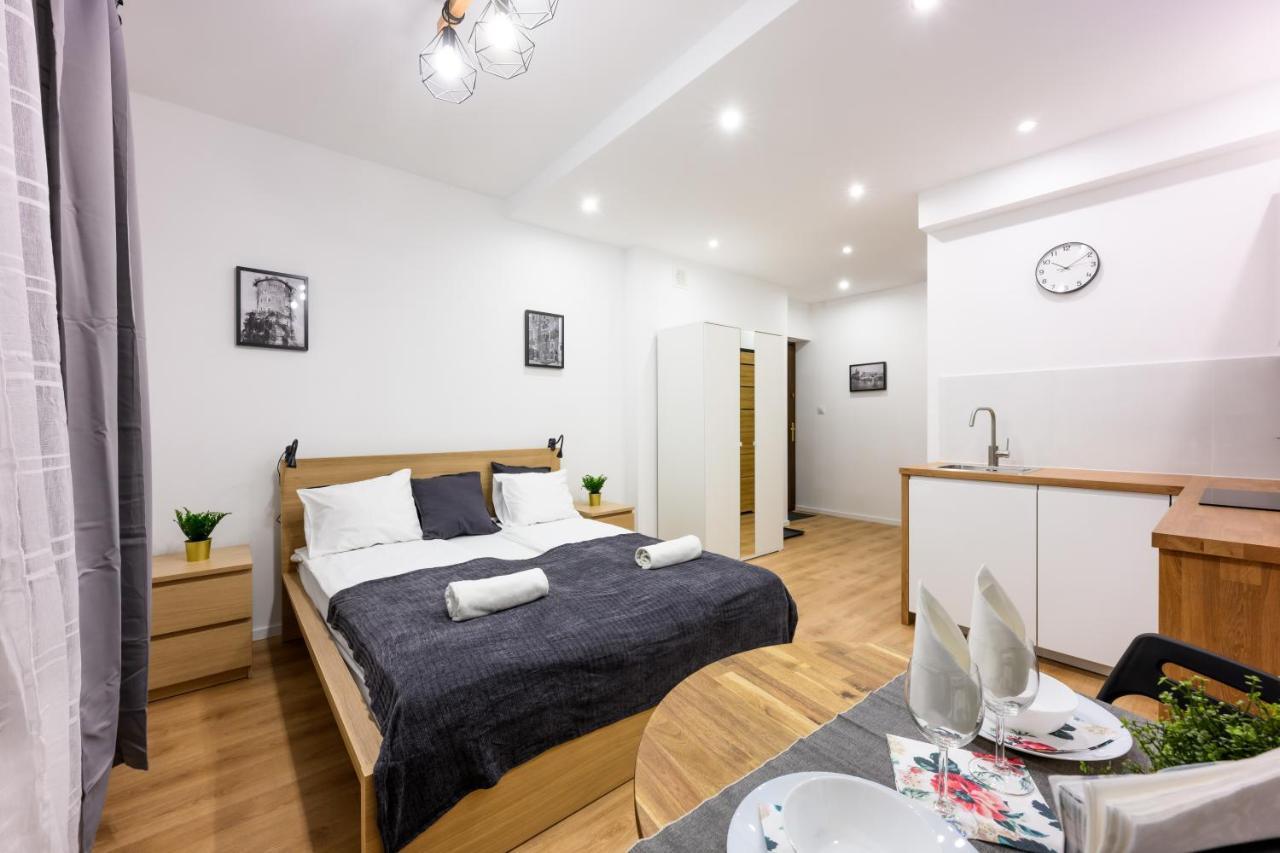 Cracow Rent Apartments - Spacious Apartments For 2-7 People In Quiet Area - Kolberga Street Nr 3 - 10 Min To Main Square By Foot Красков Екстериор снимка