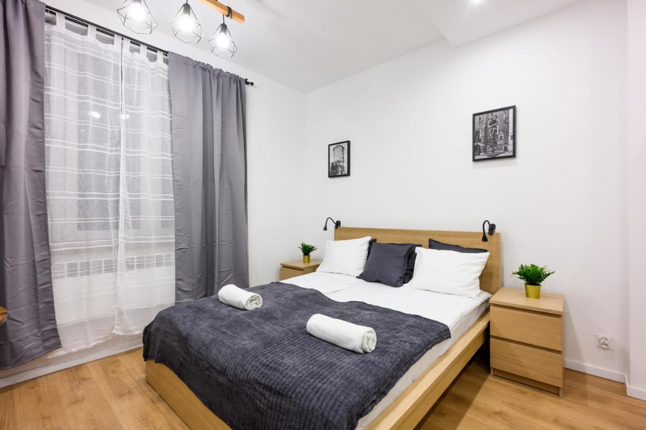 Cracow Rent Apartments - Spacious Apartments For 2-7 People In Quiet Area - Kolberga Street Nr 3 - 10 Min To Main Square By Foot Красков Екстериор снимка