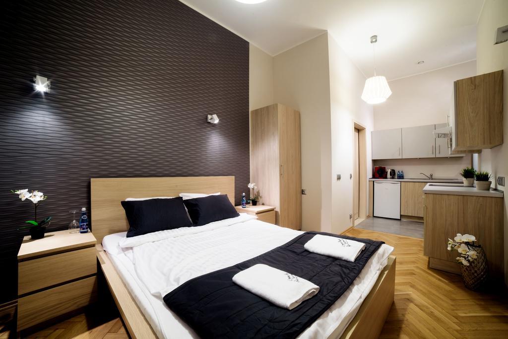 Cracow Rent Apartments - Spacious Apartments For 2-7 People In Quiet Area - Kolberga Street Nr 3 - 10 Min To Main Square By Foot Красков Екстериор снимка