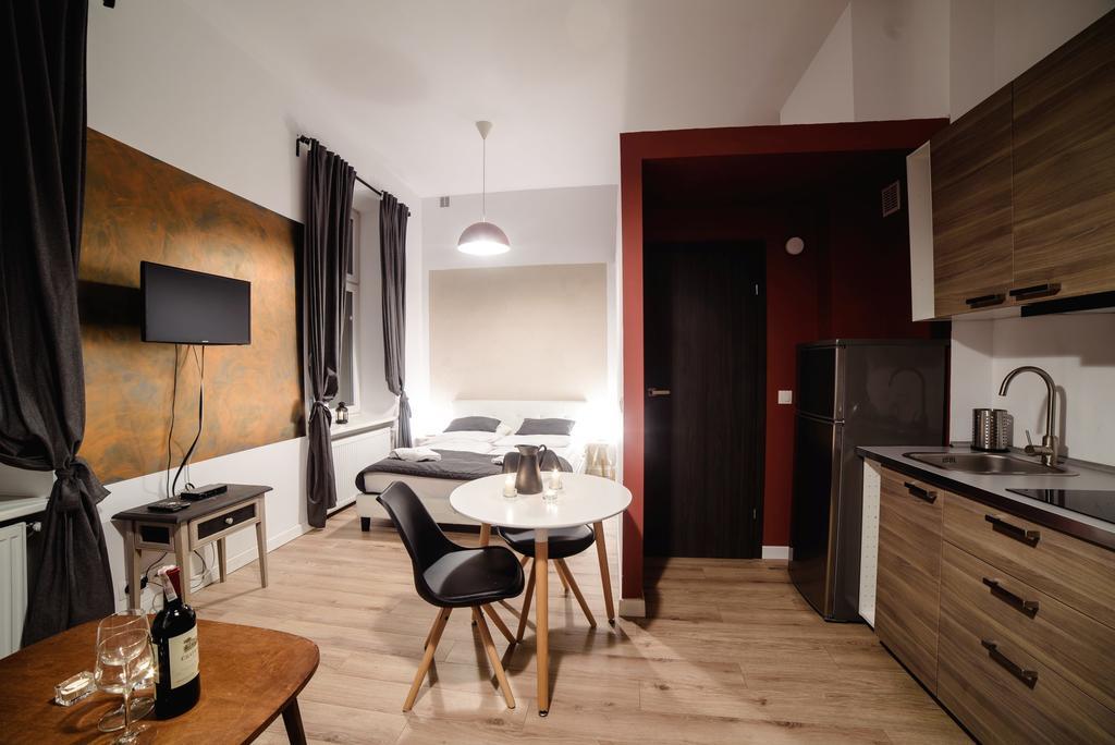 Cracow Rent Apartments - Spacious Apartments For 2-7 People In Quiet Area - Kolberga Street Nr 3 - 10 Min To Main Square By Foot Красков Екстериор снимка