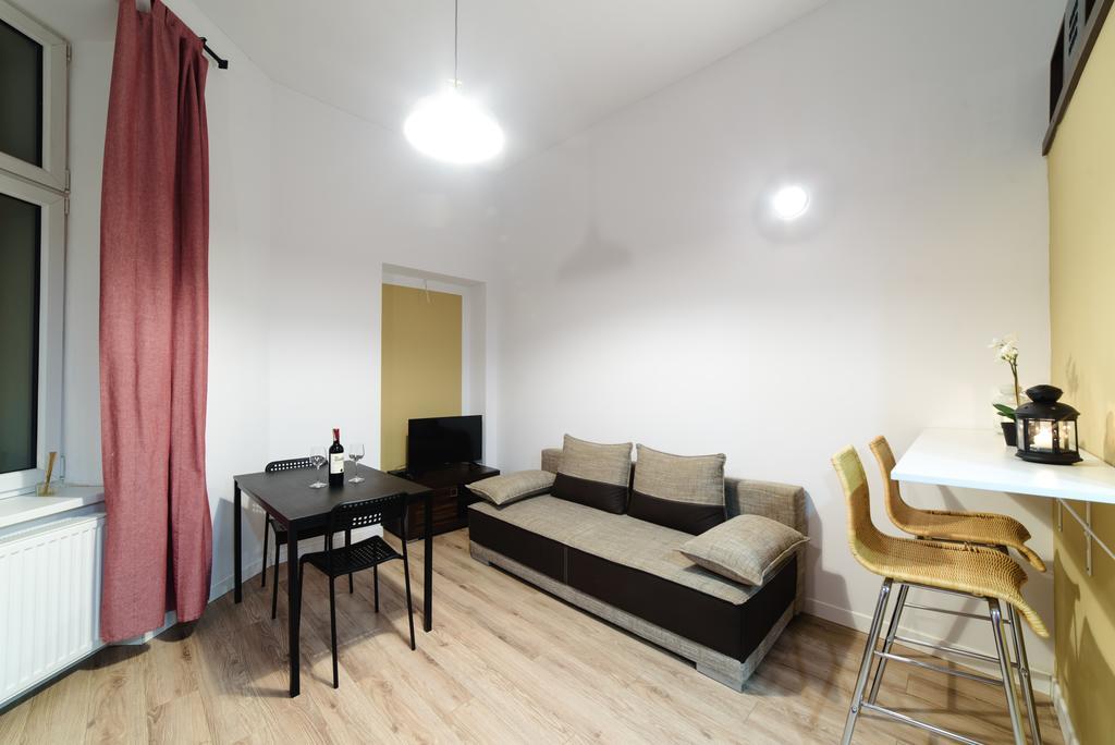 Cracow Rent Apartments - Spacious Apartments For 2-7 People In Quiet Area - Kolberga Street Nr 3 - 10 Min To Main Square By Foot Красков Екстериор снимка