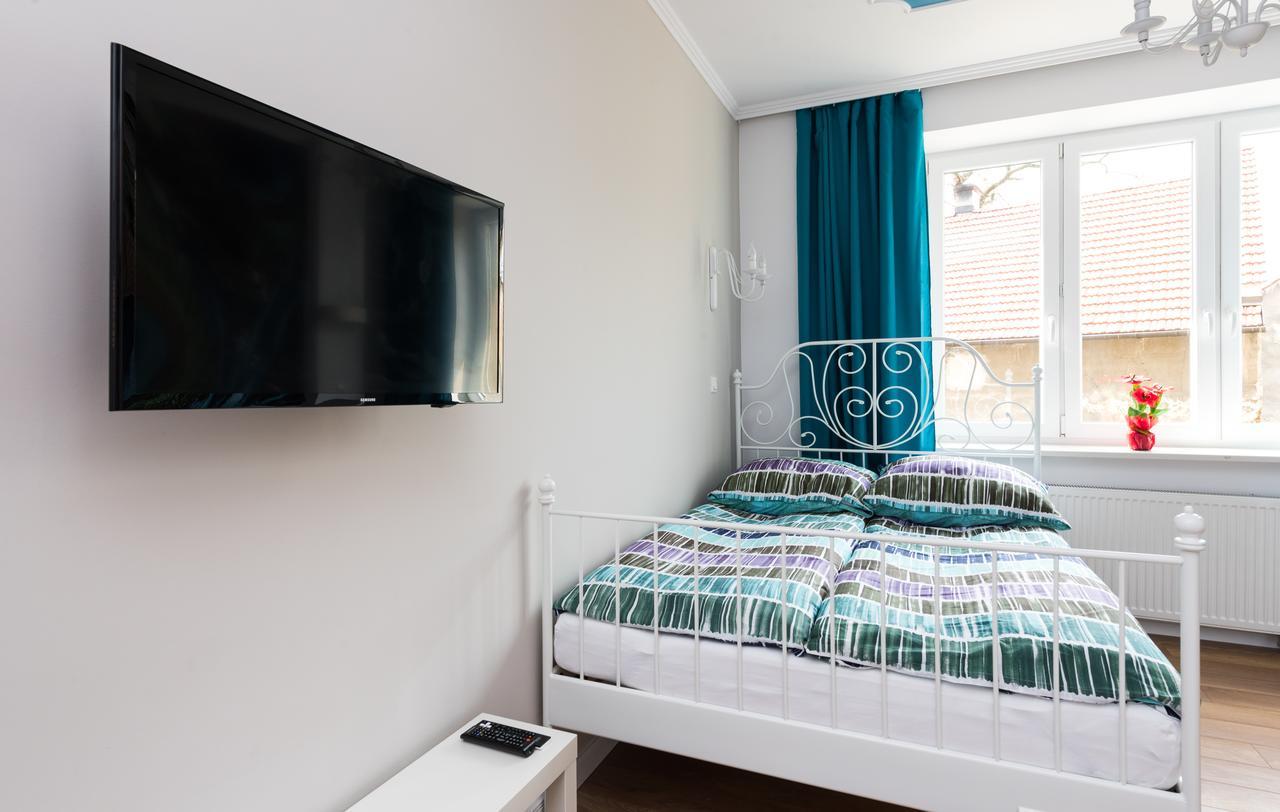 Cracow Rent Apartments - Spacious Apartments For 2-7 People In Quiet Area - Kolberga Street Nr 3 - 10 Min To Main Square By Foot Красков Екстериор снимка