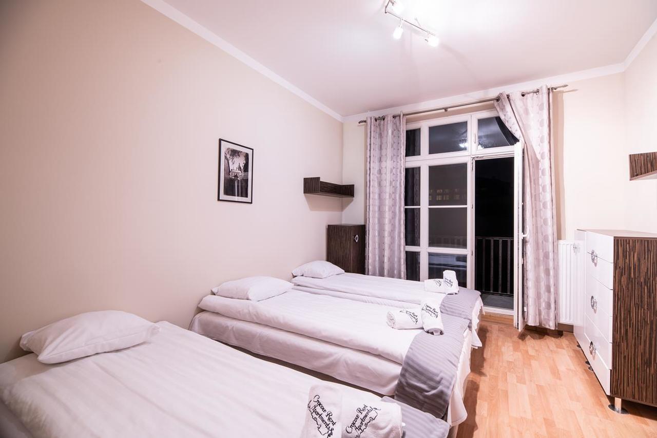 Cracow Rent Apartments - Spacious Apartments For 2-7 People In Quiet Area - Kolberga Street Nr 3 - 10 Min To Main Square By Foot Красков Екстериор снимка