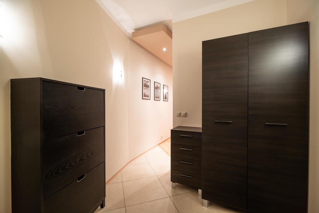 Cracow Rent Apartments - Spacious Apartments For 2-7 People In Quiet Area - Kolberga Street Nr 3 - 10 Min To Main Square By Foot Красков Екстериор снимка